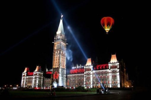 Ottawa sightseeing tour at night