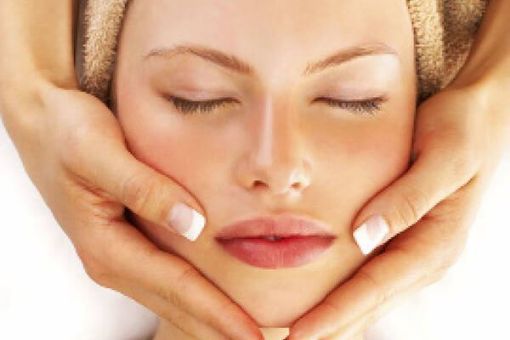 Organic Facial for Teens, spa day experience gift. Yorkville, Toronto, Breakaway Experiences