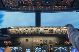 Fly like the real pilots do in Boeing 737 Flight Simulator, Vancouver
