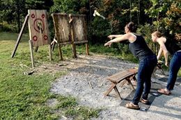 Axe Throwing experience with friends, Niagara region.
