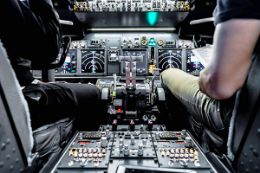 Calgary Flight Simulator Experience, Boeing 737 Jet controls