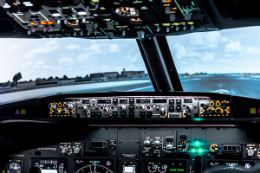 Calgary Flight Simulator , Boeing 737 Jet runway takeoff
