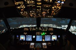 Calgary Flight Simulator , Boeing 737 Jet night flight