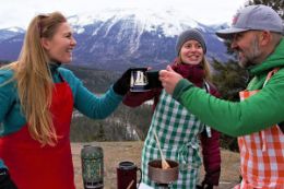 Jasper, Alberta Peak-nic hike and mountain top feast cheers
