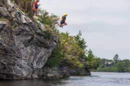 cliff jumping of Ottawa City rafting trip