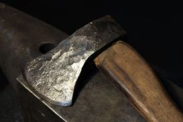 Blacksmith Class – Forge Your Own Woodsman Hatchet 