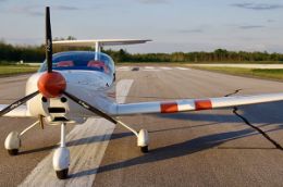 Learn to fly with an introductory flying lesson over Toronto from Barrie.