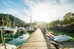 Vancouver boat tour to Bowen Island dock