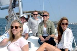 Toronto sightseeing tour sailing the harbour, relaxing on yacht