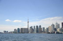 Great date idea – sailing Toronto Islands and Harbour