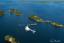 helicopter flight tour over 1000 Islands, Ontario