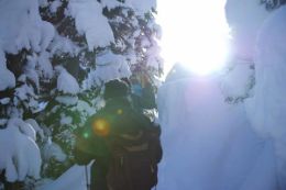 Whistler winter activity -snowshoeing tour Crater Rim