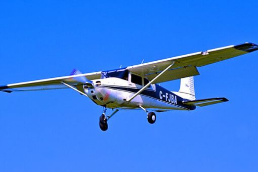 scenic flight tour over Ottawa Gatineau small plane