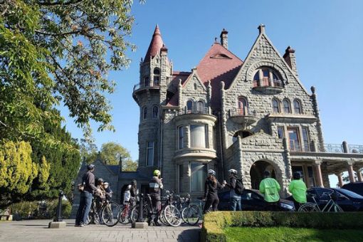 Victoria BC Castle, Hoods and Legends Guided Bike Tour