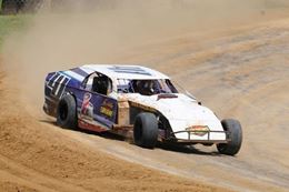 Picture of 15 laps - Dirt Track Racing - Baps Motor Speedway