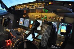 Fly like the real pilots do in Boeing 737 Flight Simulator, Chicago