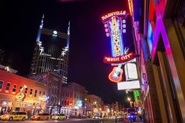 Nashville Tour Music and Moonshine cocktails