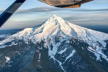 Mount Hood Private Scenic Flight from Portland Mount Hood Private Scenic Flight from Portland