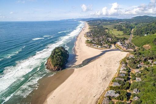 Scenic Flight along the Oregon Coast from Portland