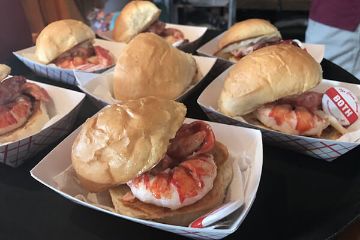 Lobster Rolls on Kennebunkport Walking Food Tour, Maine Lobster Rolls on Kennebunkport Walking Food Tour, Maine