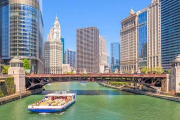 Chicago Small Group Tour with Architecture River Cruise Chicago Small Group Tour with Architecture River Cruise