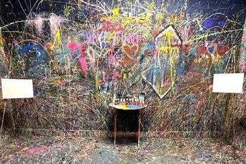Splatter Painting Experience in Phoenix, Arizona Splatter Painting Experience in Phoenix, Arizona