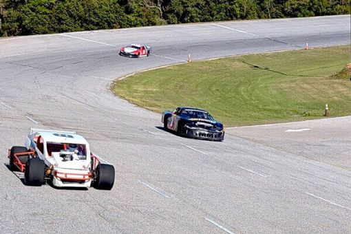 Star Speedway NH experience gift drive a race car